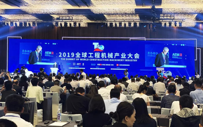 双喜临门！平博手机站·官方版在线囊括两项工程机械行业大奖