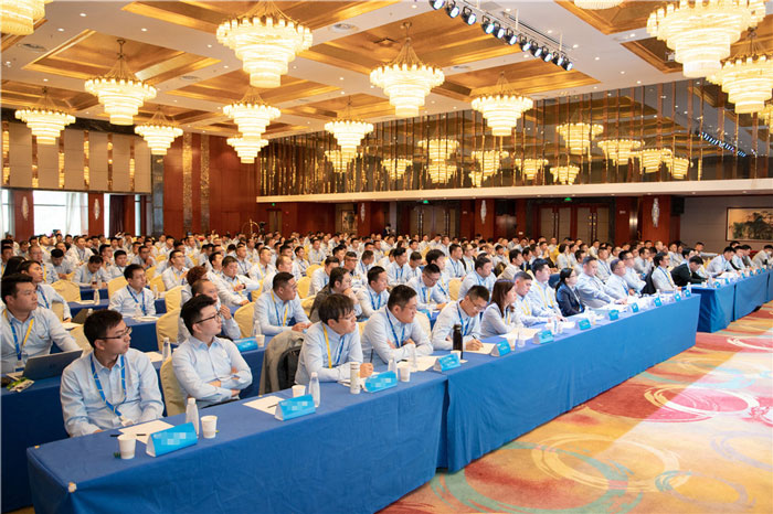 新起点、新征程、乘风破浪、砥砺前行——平博手机站·官方版在线管理层大会在南京隆重召开-1.jpg